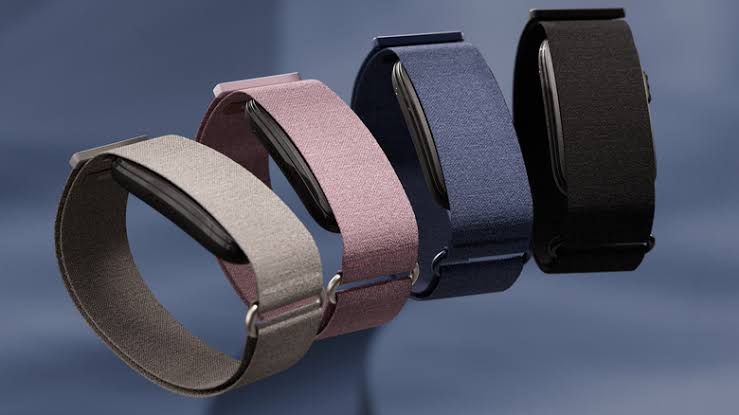 $AAPL Reportedly Developing Screenless Fitness Tracker to Rival Whoop, Oura, Garmin
