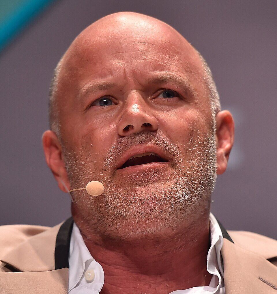 Galaxy CEO Mike Novogratz Calls AI the Biggest Bubble of Our Lifetime