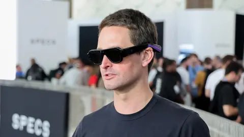 Snap commits roughly 500 employees to $2,195 Specs smartglasses