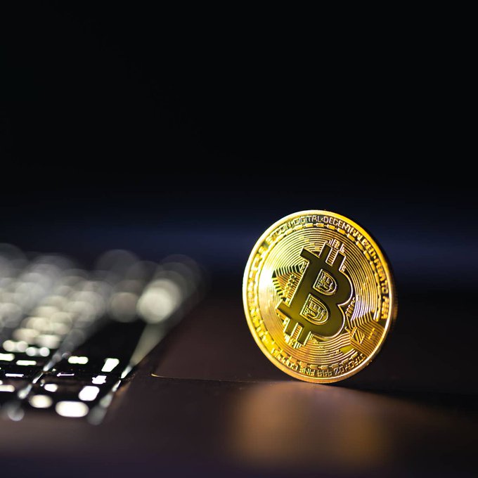 Where Does Bitcoin Collateral Actually Go When Borrowing Cash? Inside CeFi and DeFi Custody Models
