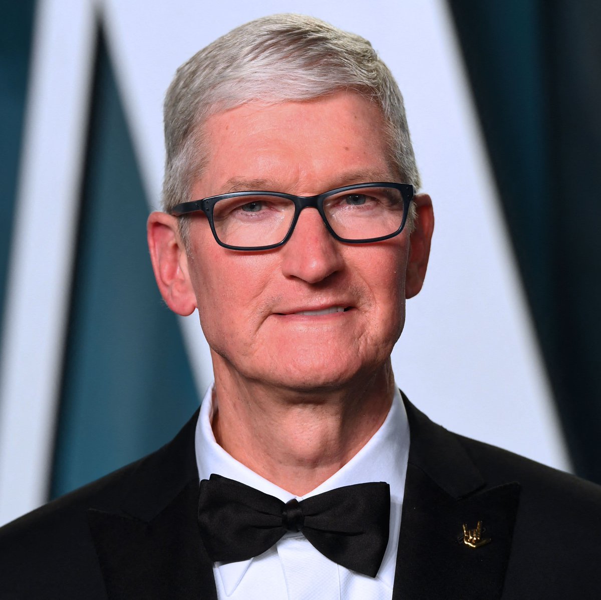 U.S. Pressures Apple $AAPL to Stop Buying Chinese Memory Chips