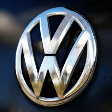 Volkswagen CEO backs down on factory closure plan