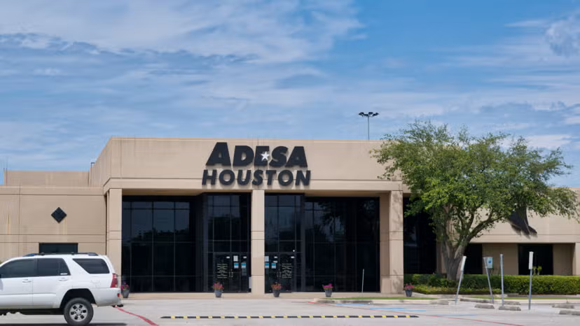 $CVNA and $KMX Positioned for AI Agent Disruption as Morgan Stanley Evaluates Auto Retail Landscape