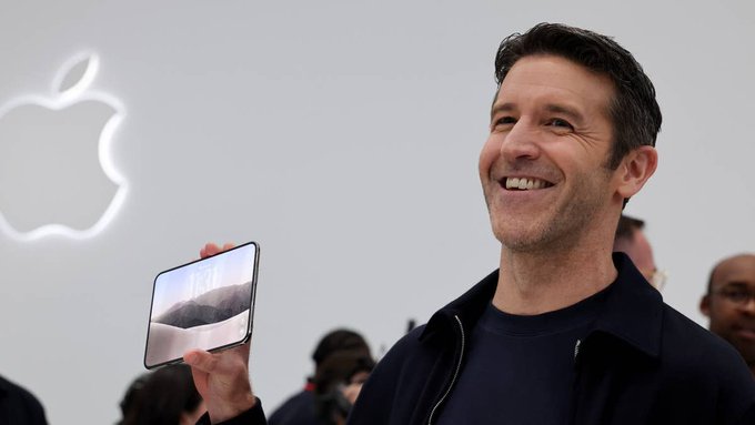 Apple Enters Foldable Market with $1,999 iPhone Duo, Testing Consumer Appetite for New Form Factors