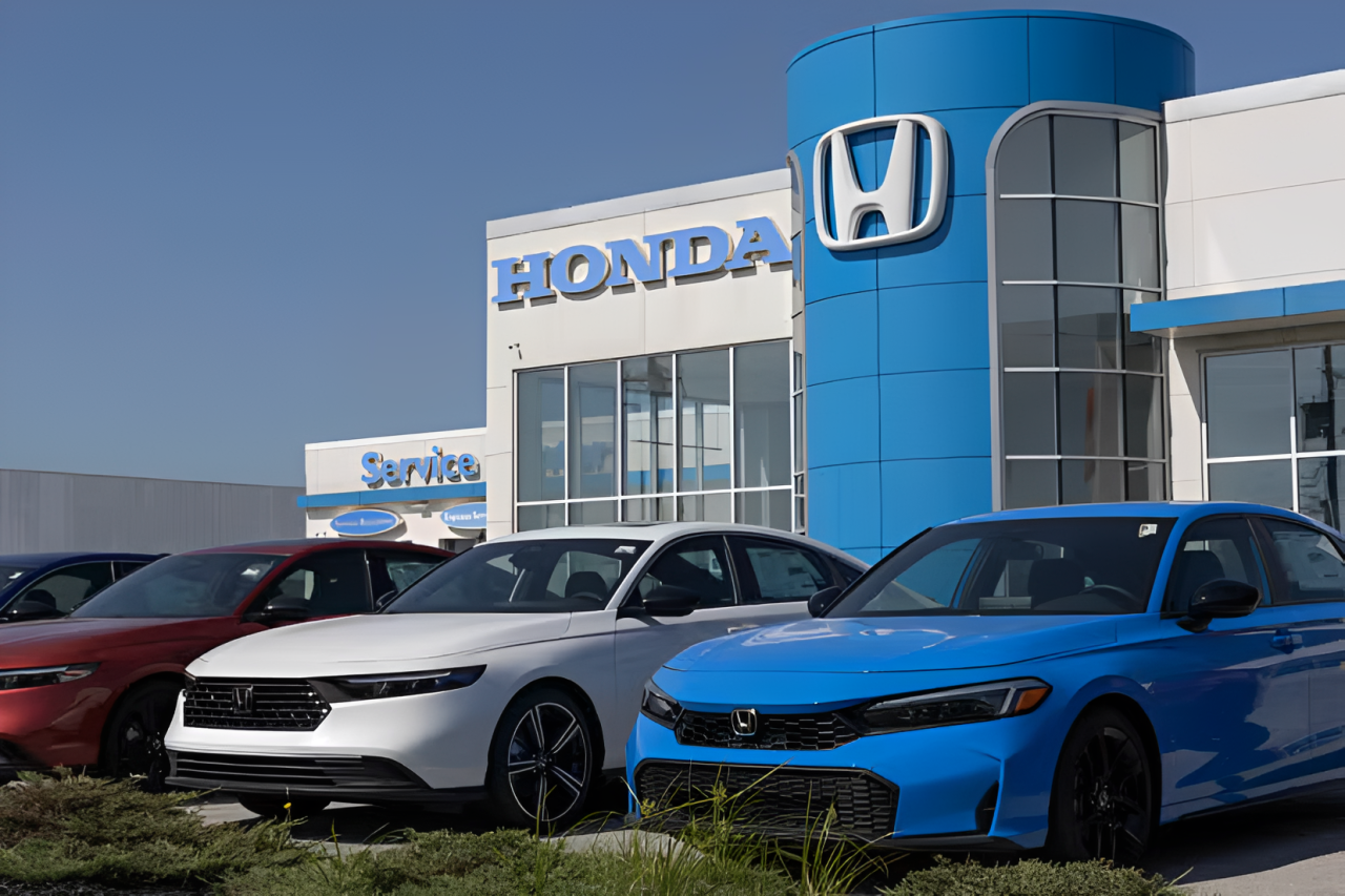 Honda Skips Hybrids on Its Cheapest Crossovers as Gas Hits $4