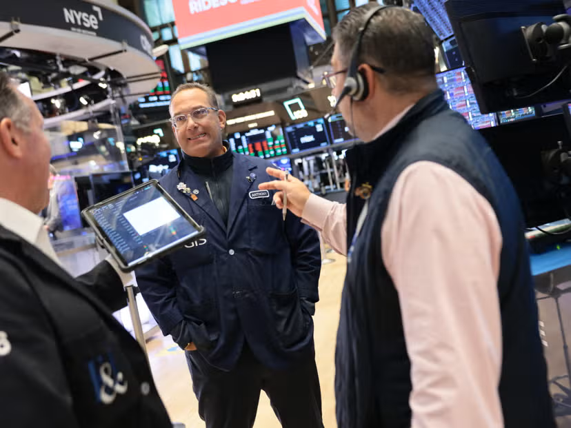 Nasdaq, S&P 500 Slide on Iran Sanctions, U.S.-Canada Tariff Worries