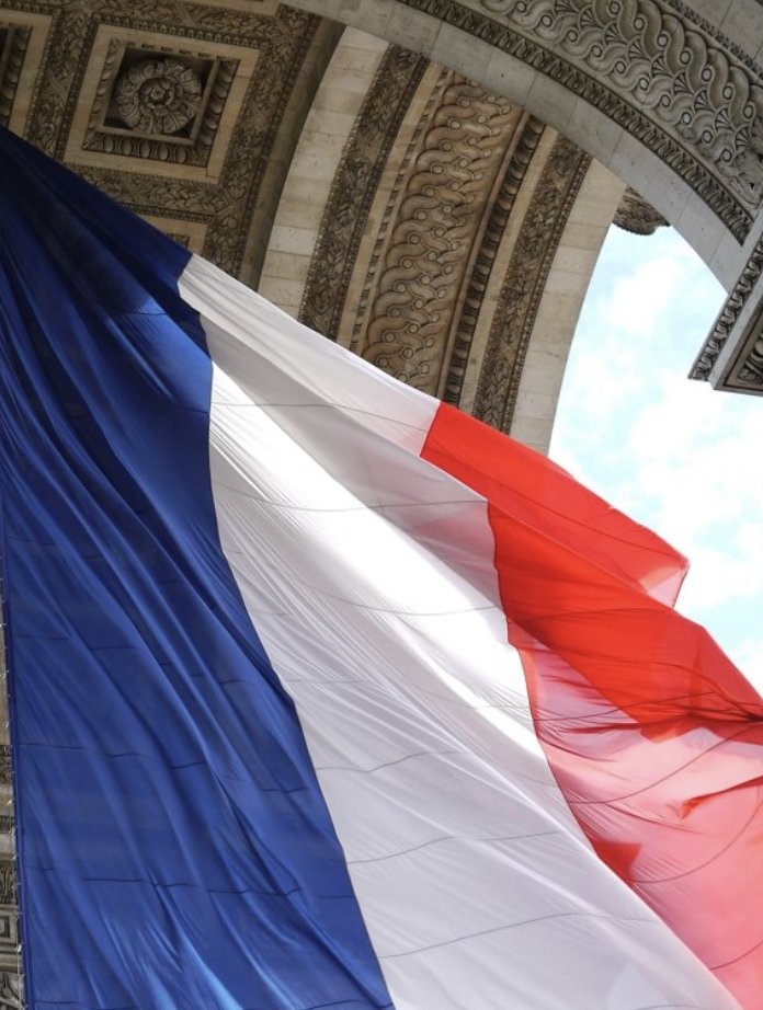 Japanese Asset Manager Reportedly Exits French Bonds as Sovereign Risk Rises