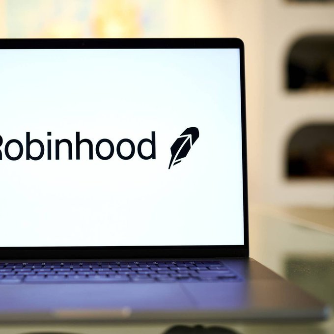 $HOOD Drops Over 4% Despite Securing Dubai DFSA Regulatory License